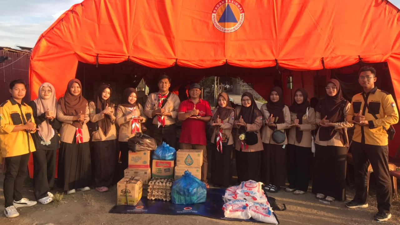 Mengamalkan Trisatya, Pramuka UIN Sultanah Nahrasiyah Lhokseumawe Salurkan Bantuan untuk Korban Kebakaran